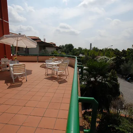 拉昆奇塔酒店 3* 蒙特卡蒂尼泰尔梅