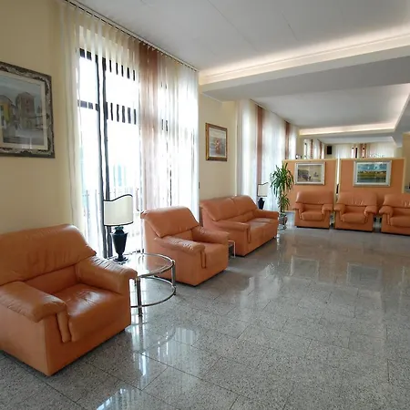 拉昆奇塔酒店 3* 蒙特卡蒂尼泰尔梅